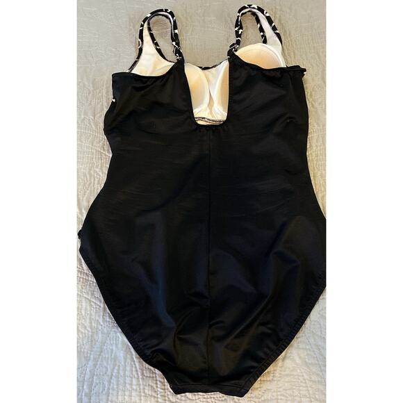 Trimshaper Sz 16 Tall 1 Pc Ruched Black & White Adj Straps Shelf Bra Swimsuit - Picture 8 of 13